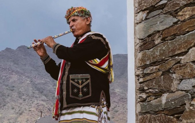 الموت يغيب أيقونة الفن التراثي “حديش الألمعي”