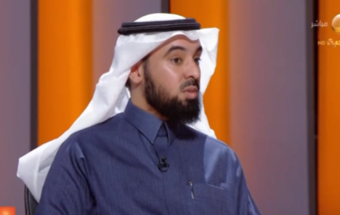 محامٍ يحذر من الوقوع في “أكبر خطأ” عند الاستقدام.. ويكشف عن مخالفة عقوبتها السجن 15 عاماً وغرامة مليون ريال (فيديو)