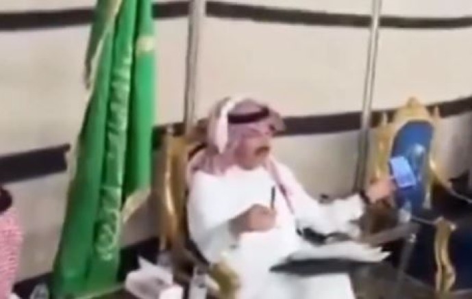 بشرى للمعلمات.. فيديو يوثق اتصالاً “على الهواء” بين أمير عسير ووزير التعليم.. ماذا دار في المكالمة؟