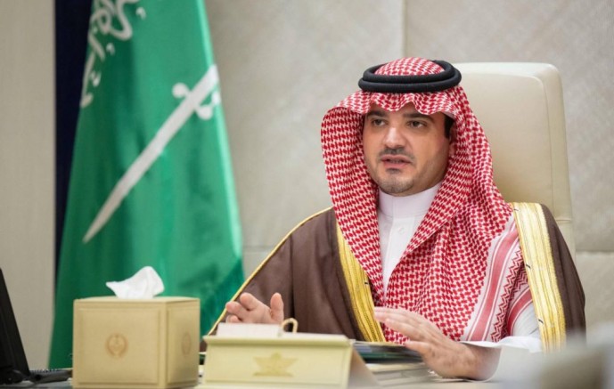 وزير الداخلية يبحث مع نظيرته البريطانية تعزيز التعاون الأمني