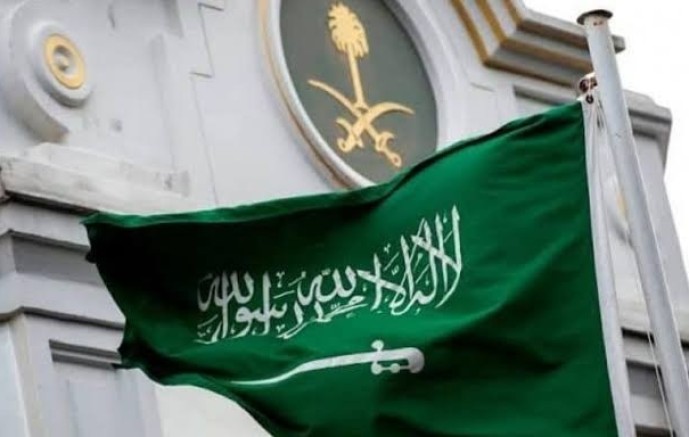 سفارة المملكة في بريطانيا تدعو المواطنين السعوديين إلى توخي الحيطة والحذر