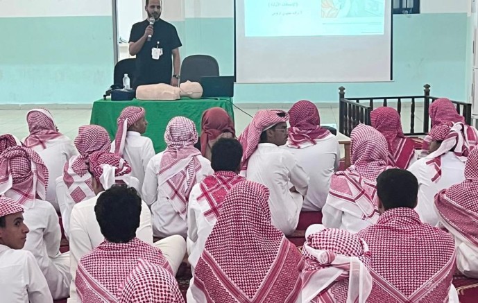 ثانوية البحر الأحمر تنظم دورة «الإسعافات الأولية» لتعزيز الوعي الصحي والسلامة