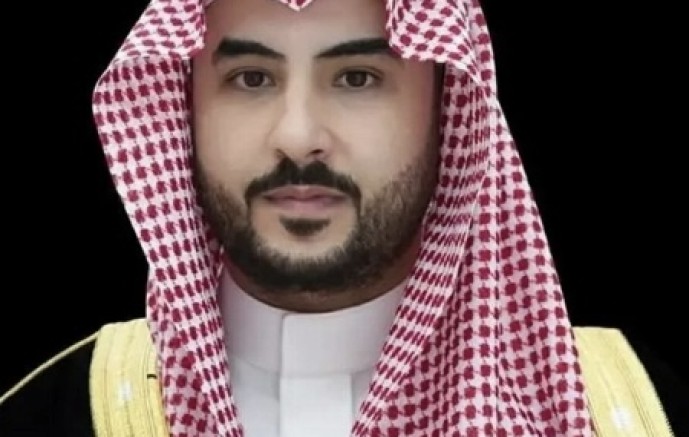 وزير الدفاع يبحث مع مستشار الأمن القومي البريطاني التطورات في المنطقة