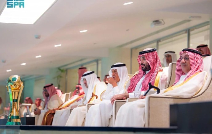 ولي العهد يتوج الهلال بكأس خادم الحرمين الشريفين