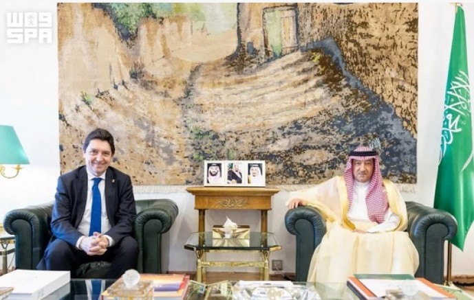 مباحثات سعودية فرنسية في الرياض حول العلاقات الثنائية والقضايا الإقليمية والدولية