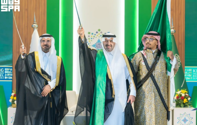 برعاية أمير تبوك.. تخريج الدفعة الـ32 من طلاب مدارس الملك عبدالعزيز النموذجية