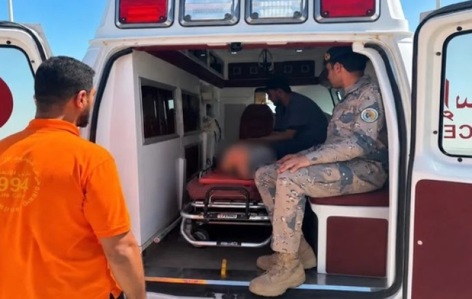 إنقاذ مقيم من الغرق أثناء السباحة في الخبر.. وحرس الحدود يدعو للالتزام بإرشادات السلامة