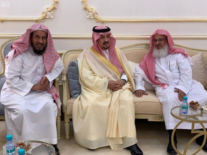 سمو أمير الرياض يعزي أسرة النشوان