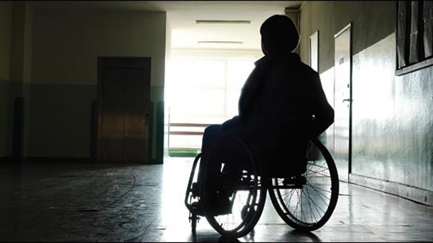 “ذوي الإعاقة” تعتزم مقاضاة مسؤولين عن إعلان لأحد المطاعم بعدما اعتبرته مسيئاً للمعاقين