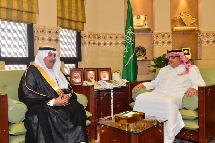 وكيل إمارة الرياض يستقبل مدير عام التعليم بالمنطقة