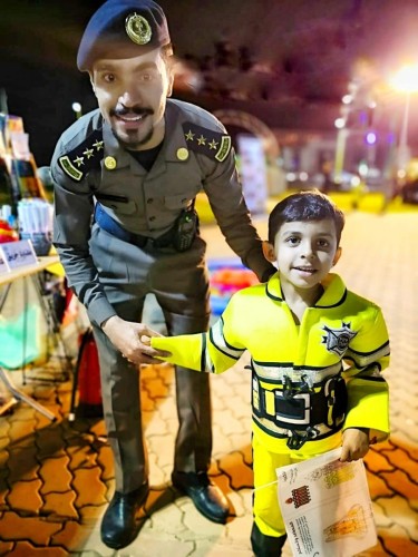 الدفاع المدني بضمد يقيم مرسم للطفل بحديقة البلدية