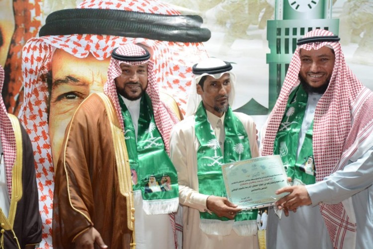 روائع فنية ولوحات وطنية تسطرها مدرسة جريبة الابتدائية والمتوسطة في إحتفالها باليوم الوطني ٨٨