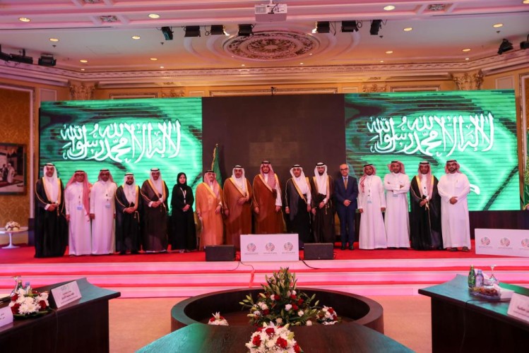 *النجمي يدشن تقنية نظارات الواقع الافتراضي VR لتطعيمات الأطفال*