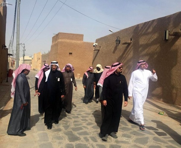 مدير عام هيئة السياحة والتراث الوطني بحائل يزور محافظة الحائط