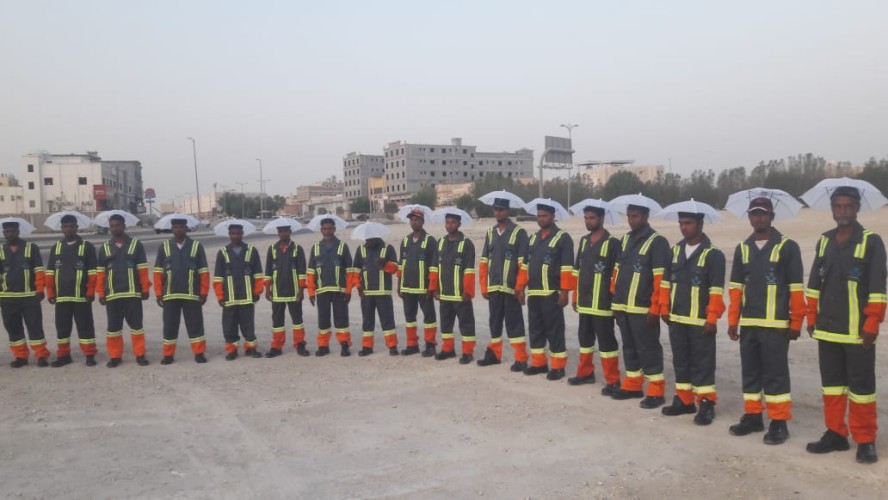 أمانة الشرقية: 3000 رجل نظافة يرتدون الزي الموحد الجديد في حاضرة الدمام