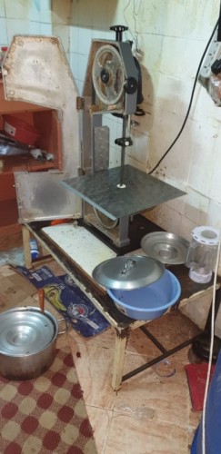 ضبط مستودع أغذية غير صالحة للاستهلاك بالمدينة المنورة