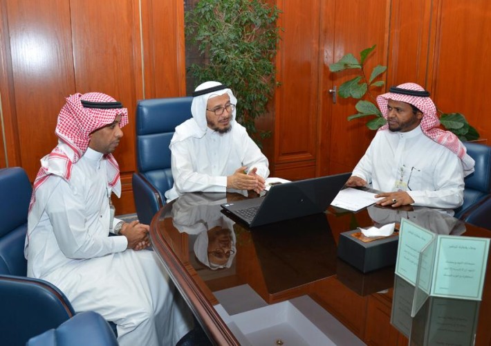 مركز التميز البحثي بجامعة المؤسس يدشن برنامج منح الأولويات البحثية