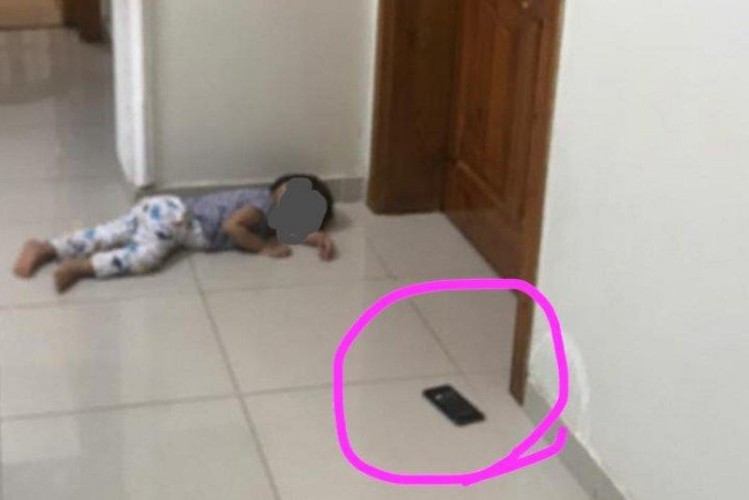 موقف غريب.. طفل يحتجز والدته 4 ساعات بالمطبخ.. ومدني المدينة يتدخل