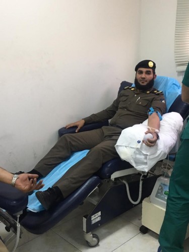 منسوبي أمن الطرق بالمنطقه الشرقيه يتبرعون بالدم