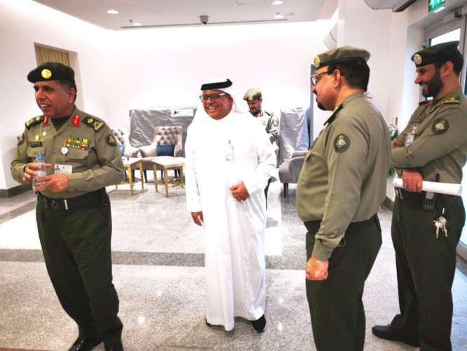 اليحى يتفقد صالات كبار الزوار بمجمع الحج والعمرة بمطار جدة