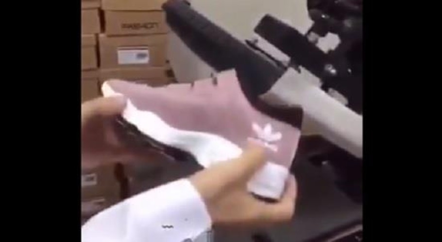 فيديو.. “التجارة” تداهم مستودعاً به آلاف الأحذية المقلدة لماركات عالمية في جدة