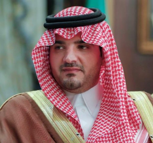 في لفتة إنسانية.. وزير الداخلية يتكفل بسداد ديون والد الطالب معتز الحارثي