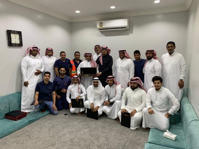 الهلال الأحمر بمحافظة جدة يكرّم المتميزين من منسوبيه