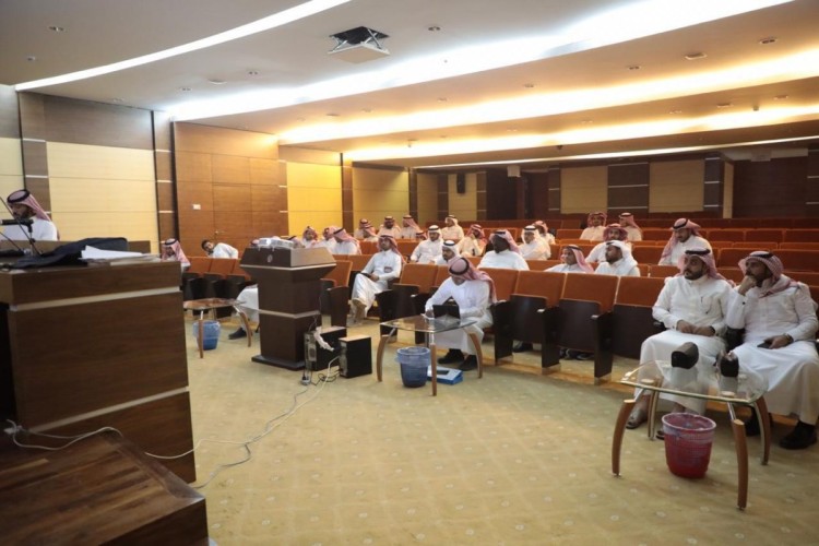 الهلال الأحمر ينظم دورة في كيفية التعامل مع منصة “اعتماد”