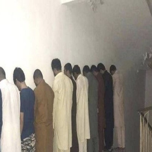 تفاصيل الإطاحة بـ12 شخصًا انتحلوا صفة موظفي بنوك في جدة.. والكشف عما عُثر عليه بحوزتهم!