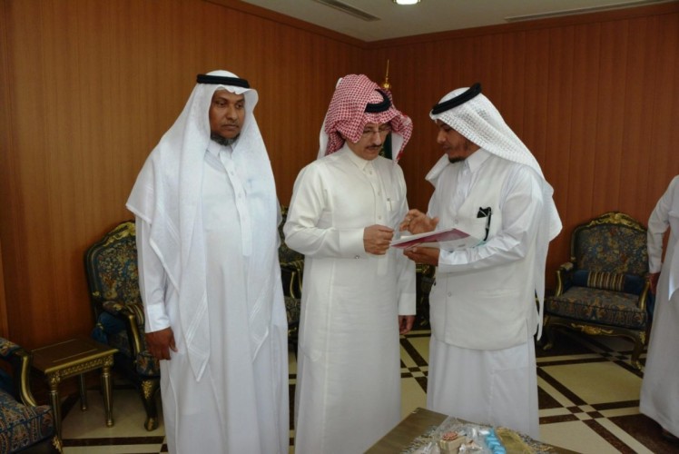 محافظ محايل يستقبل رئيس وأعضاء إدارة نادي الشهيد الرياضي ..