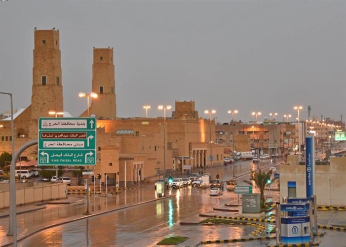 محافظ الخرج يؤدي صلاة الميت على الشهيد النجعي