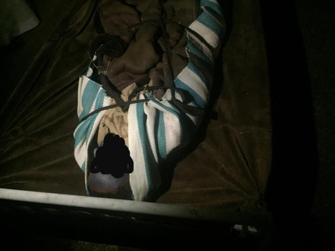 عودة لغز «السرير والجثة المربوطة بالشارع».. هذا ما حدث في عسير بالصور