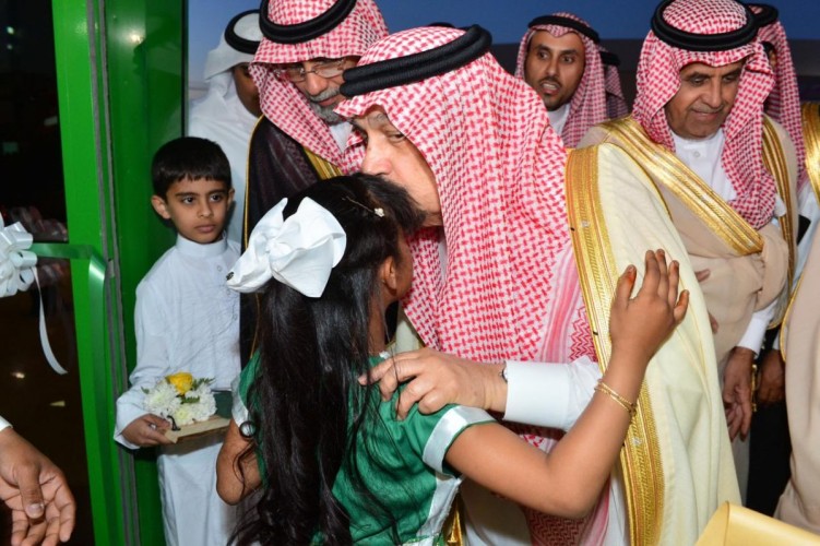 أمير منطقة الرياض يرعى حفل تخريج الدفعة العاشرة من طلاب جامعة المجمعة