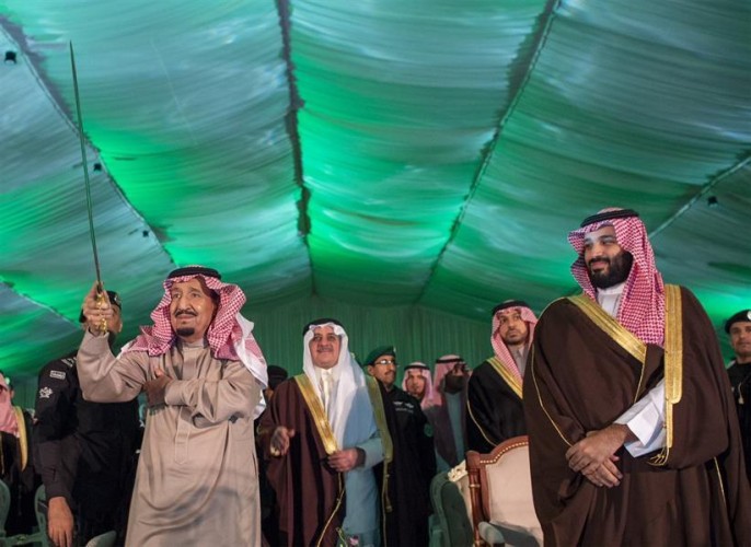 قائد فرقة الدرعية: الملك سلمان يحفظ كل قصائد “العرضة” ويسبق الفرقة في ترديدها