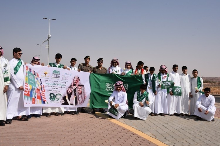 مجمع الخندق يحتفي بالوطن بالعديد من الفعاليات