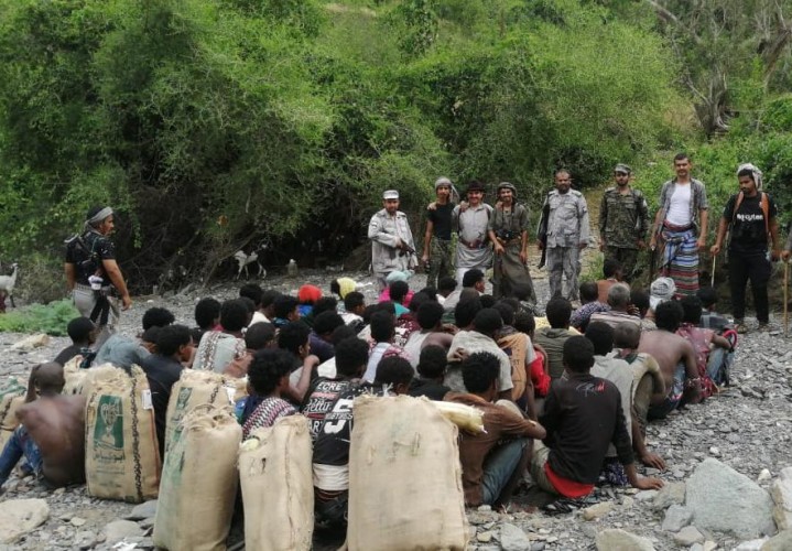 بالصور.. دوريات محافظة الداير تعيش يوم الوطن بعين راصدة ويد ضاربة وتحبط تهريب ٤ ألف حزمة قات وممنوعات ومتسللين