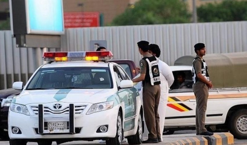 “المرور” يوضح مخاطر المراوغة بسرعة بين المركبات