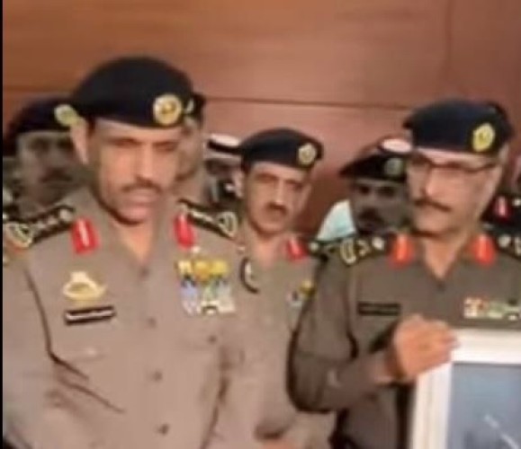 فيديو.. استعراض لوحدة مراقبة مواقع التواصل الاجتماعي وما يدور بها في وزارة الداخلية