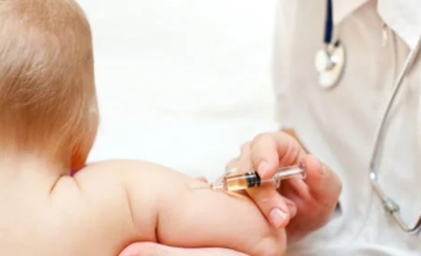 مراكز صحية بجدة ترفض تطعيم أطفال بسبب المواعيد.. وأولياء أمورهم يشكون لـ “الصحة”