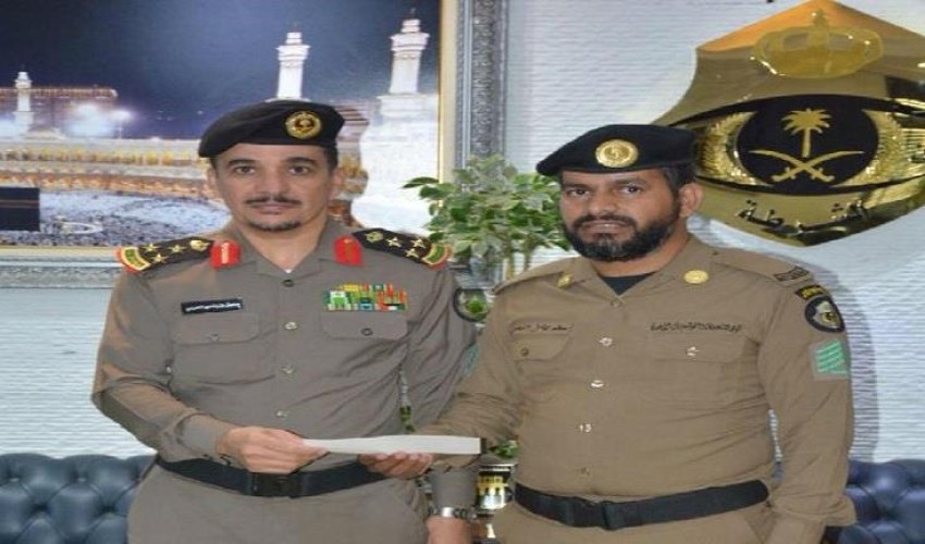 وزير الداخلية يوجه بتكريم أحد رجال الأمن الذي  أصيب في مهمة أمنية