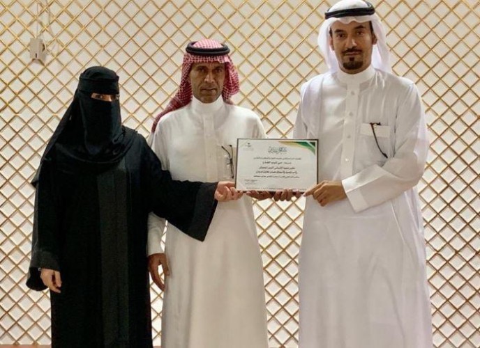 تكريم ممرضة أنقذت حياة شخص تعرض لحادث على طريق عفيف – الدوادمي