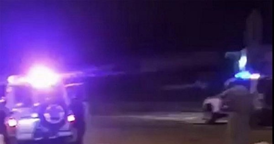 رجل أمن عند نقطة تفتيش بـين ” الباحة والطائف ” يرفض “رشوة” 5 ملايين لإطلاق سراح شخص ادعى أنه ضابط بـ” وزارة الداخلية “!