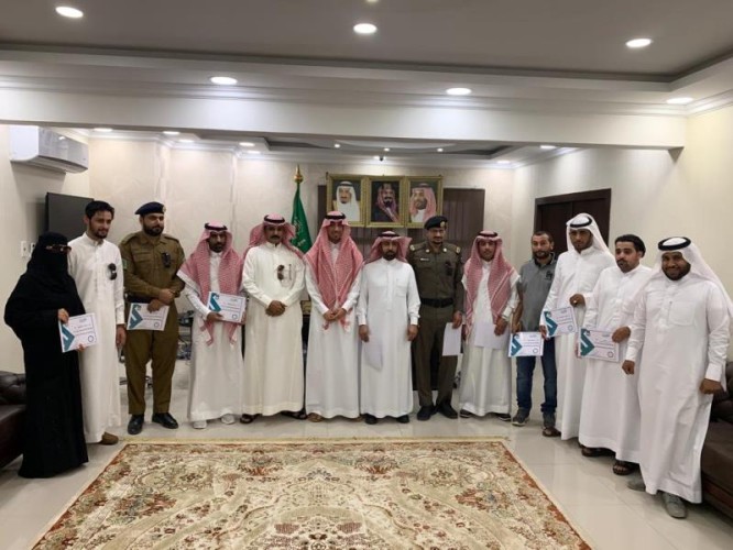 السلامة يكرم لجان اليوم الوطني بصوير