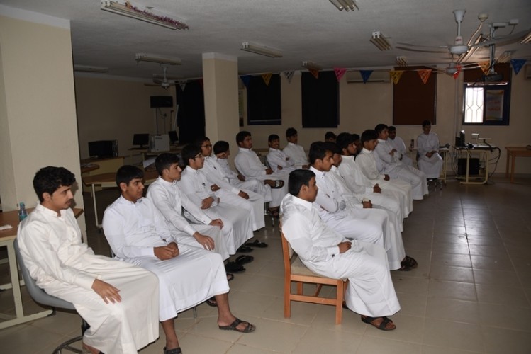 بالتعاون مع مركز صحي هديب .. محاضرة عن التدخين و مبادرة رشاقة لطلاب الخندق