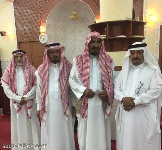 في بادرة إنسانية.. مواطنون بتبوك يسددون دين جارهم ويساهمون في إخراجه من السجن