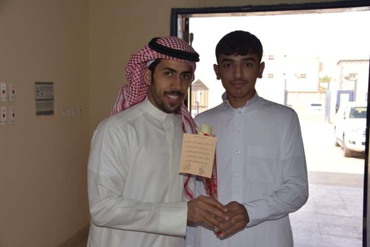 مجمع الخندق بهديب ينهي رفق و يحتفي بالمعلمين