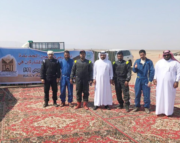 محافظ العلا يتفقد مقر المحطة النهائية للمرحلة الأولى لرالي العلا نيوم