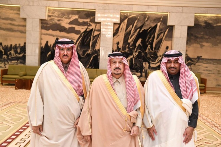 *سمو أمير الرياض يستقبل محافظَي الدوادمي والمزاحمية المكلفين*