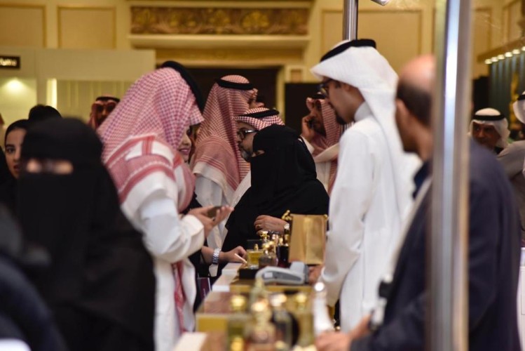 افتتاح معرض إحساس للعطور بحضور تجاوز خمسة آلاف زائر