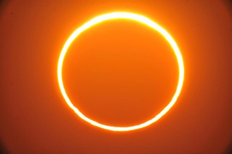 شاهد.. الكسوف الحلقي للشمس في المملكة صباح اليوم